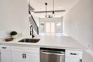 7938 Angus St, Houston, TX 77028 - Photo 9