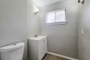 3121 Proswimmer St, Houston, TX 77088 - Photo 9