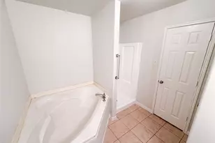 907 Amaryllis Rd, Baytown, TX 77521 - Photo 13