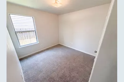 907 Amaryllis Road, Baytown, TX 77521 - Photo 9