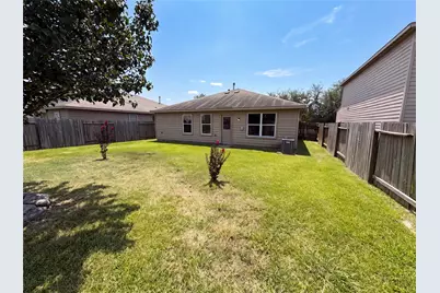 907 Amaryllis Road, Baytown, TX 77521 - Photo 5