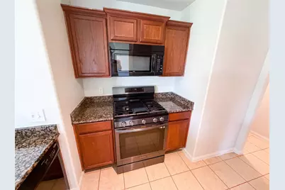 907 Amaryllis Road, Baytown, TX 77521 - Photo 7
