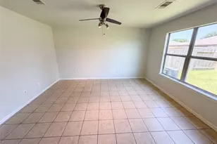 907 Amaryllis Rd, Baytown, TX 77521 - Photo 3