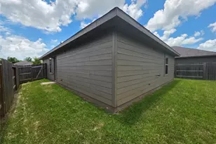 314 Riverwood Village Ln, Sealy, TX 77474 - Photo 27