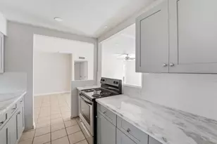 5667 Birchmont Dr, Houston, TX 77091 - Photo 9