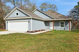 387 Autumn Ln, Livingston, TX 77351 - Photo 1