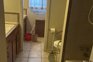 806 Mosher Ln, Houston, TX 77088 - Photo 7