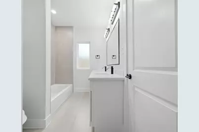 328 Janisch #D, Houston, TX 77018 - Photo 11