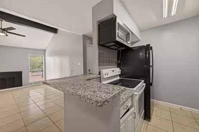 10202 Forum Park Dr #14, Houston, TX 77036 - Photo 3