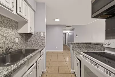 10202 Forum Park Dr #14, Houston, TX 77036 - Photo 19