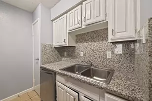 10202 Forum Park Dr, Houston, TX 77036 - Photo 21