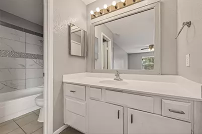 10202 Forum Park Dr #14, Houston, TX 77036 - Photo 9