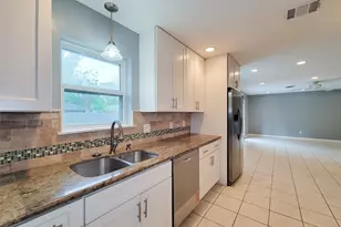 5846 Ettrick Dr, Houston, TX 77035 - Photo 3