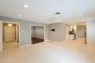 5846 Ettrick Dr, Houston, TX 77035 - Photo 11