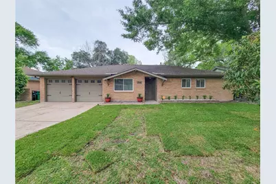 5846 Ettrick Drive, Houston, TX 77035 - Photo 1