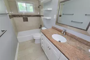 5846 Ettrick Dr, Houston, TX 77035 - Photo 31