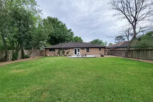 5846 Ettrick Dr, Houston, TX 77035 - Photo 37