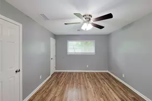 5846 Ettrick Dr, Houston, TX 77035 - Photo 15