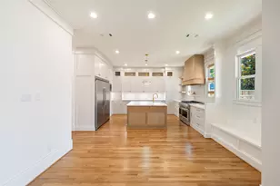 826 Ralfallen St, Houston, TX 77008 - Photo 13