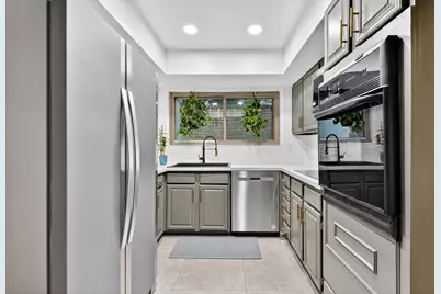 880 Tully Road #17, Houston, TX 77079 - Photo 17