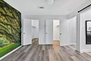 880 Tully Rd, Houston, TX 77079 - Photo 11