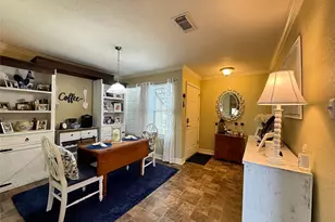 418 Garland Dr, Lake Jackson, TX 77566 - Photo 3