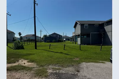 3113 Diane, Crystal Beach, TX 77650 - Photo 5