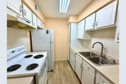 8431 Hearth Unit 24 Drive, Houston, TX 77054 - Photo 3