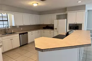 22 Sue Ln, Highlands, TX 77562 - Photo 5