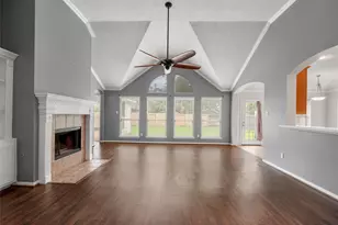 95 E Whistlers Bend Cir, The Woodlands, TX 77384 - Photo 5