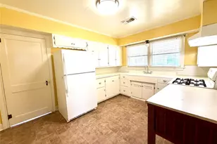 1104 Marie St, Brenham, TX 77833 - Photo 9