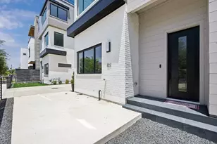 727 W 21st St, Houston, TX 77008 - Photo 3