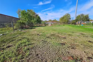 5919 N Wayside Dr, Houston, TX 77028 - Photo 3