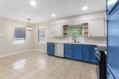 102 S 5th Street, Alvin, TX 77511 - Photo 9