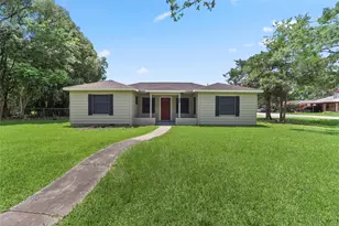 102 S 5th St, Alvin, TX 77511 - Photo 1