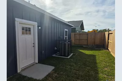 9905 Dipping Brook Street, Houston, TX 77076 - Photo 7