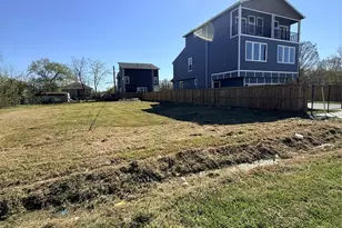 5002 Higgins St, Houston, TX 77033 - Photo 3