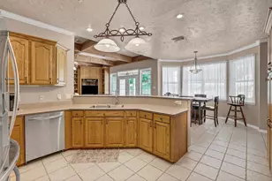 401 Hill Creek Dr, Coldspring, TX 77331 - Photo 17