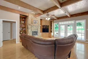 401 Hill Creek Dr, Coldspring, TX 77331 - Photo 13