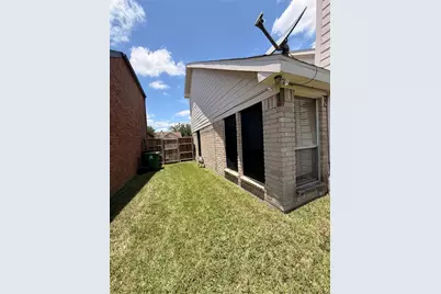 8518 Scenic Green Drive, Houston, TX 77088 - Photo 3