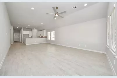 11023 Gardenia Creek Drive, Houston, TX 77044 - Photo 9