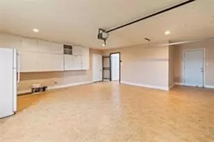 10930 Bob White Dr, Houston, TX 77096 - Photo 17