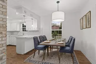 10930 Bob White Dr, Houston, TX 77096 - Photo 7