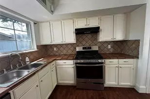 7726 Sorbete Dr, Houston, TX 77083 - Photo 9