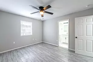 9711 Linkmeadow Ln, Houston, TX 77025 - Photo 11