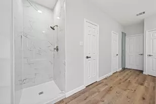 8010 Ashley Cir Dr N, Houston, TX 77071 - Photo 17