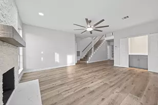 8010 Ashley Cir Dr N, Houston, TX 77071 - Photo 3