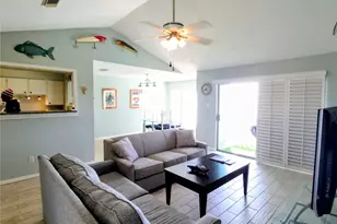 500 Tiki Dr, Tiki Island, TX 77554 - Photo 13