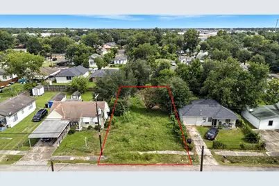 821 Neyland Street, Houston, TX 77022 - Photo 1