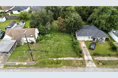 821 Neyland Street, Houston, TX 77022 - Photo 3